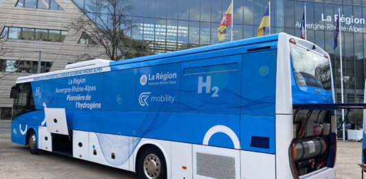 L’Auvergne-Rhône-Alpes dévoile sa flotte de cars hydrogène, une première en Europe